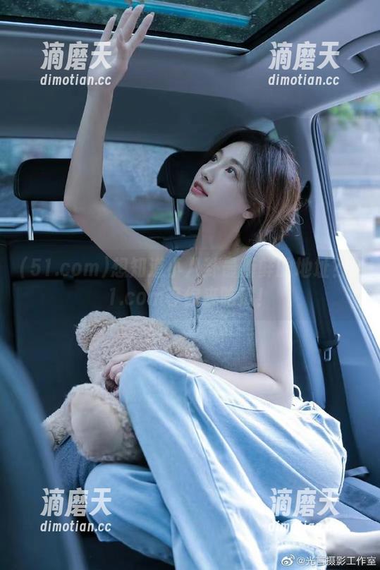 51.com 想知道小八卦最新鲜的地址?51.com等你来吃瓜!