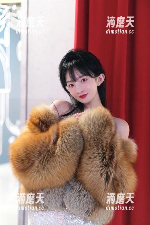 51吃瓜网 时隔已久的更新:51吃瓜网带你为海外八卦加持一波!