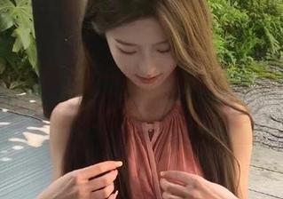 五一吃瓜群官网，快来看那些奇葩瓜的真实成长故事！