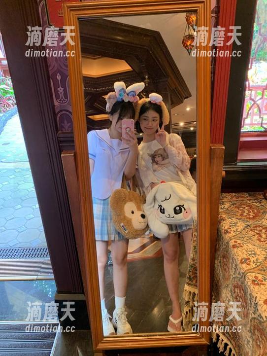 免费吃瓜 免费吃瓜的我,永不迷路于网红黑料的河流!