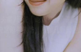 听说“吃瓜头条”能治愈失恋，我决定边看边吃，再掉几颗曾经的泪！