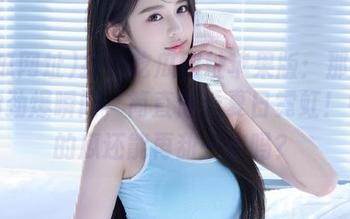 探秘吃瓜网址苹果版：那些网红的劲爆瞬间，简直像看夏日霓虹！中间的瓜还能再甜一点吗？