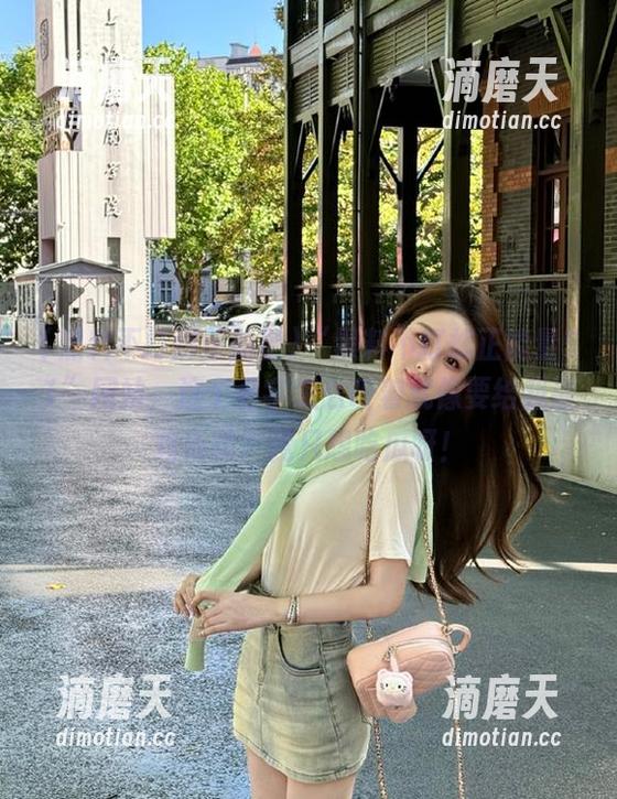 “黑料不打烊正能量51”网站，这个名字怎么听着就像要给我灌鸡汤呢？我只想吃瓜呀！