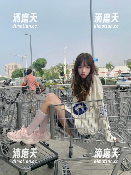 黑料福利社 黑料福利社,今天的瓜又有多‘黑’?